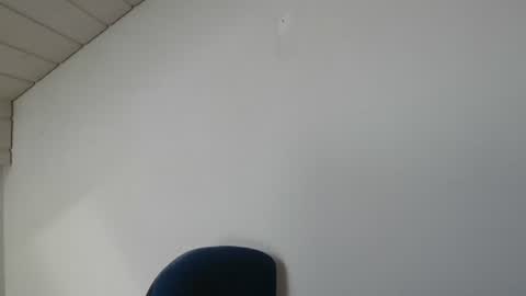 Snapshot of onanister chatting on 10, 7, 2026 Somewhere over the rainbow online show from 10, 7, 2026
