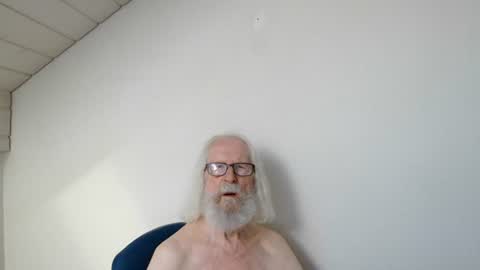Snapshot of onanister chatting on 3, 8, 2026 Somewhere over the rainbow online show from 3, 8, 2026