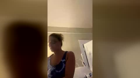Snapshot of onaswims chatting on 8, 7, 2026 onaswims online show from 8, 7, 2026