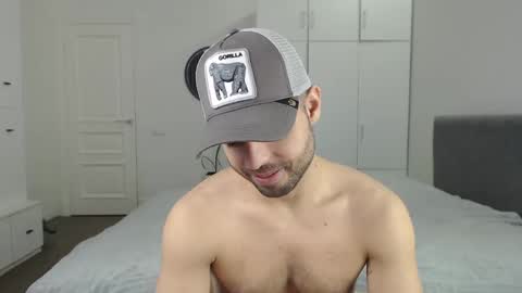 onebestlover online show from 5, 3, 2025