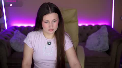 Snapshot of onelaya chatting on 30, 4, 2026 L A Y A online show from 30, 4, 2026