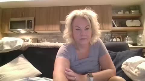 Snapshot of oneoften1000 chatting on 3, 1, 2025 couple mature milf bigboobs curvy mommydaddy online show from 3, 1, 2025