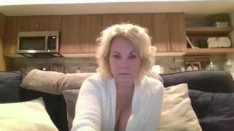 Snapshot of oneoften1000 chatting on 26, 1, 2025 couple mature milf bigboobs curvy mommydaddy online show from 26, 1, 2025