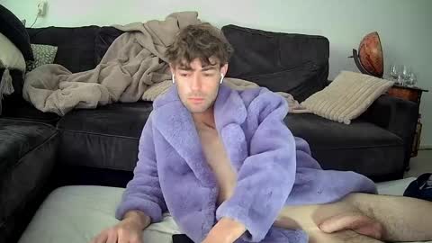 onesieboyx online show from 5, 5, 2026