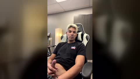 onewildxxx online show from 18, 5, 2026