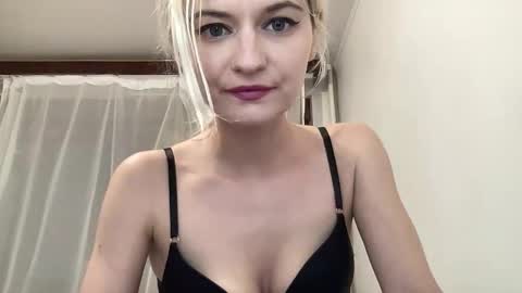 Snapshot of onika_cox chatting on 10, 5, 2026 Onika online show from 10, 5, 2026