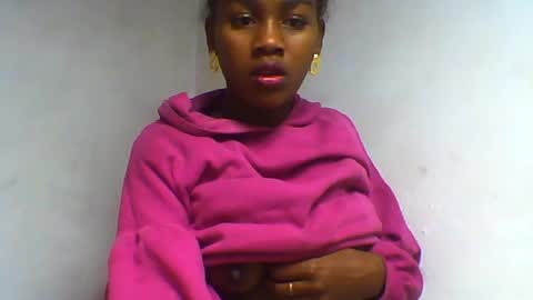 Snapshot of oooorazanasoa chatting on 13, 6, 2026 oooorazanasoa online show from 13, 6, 2026