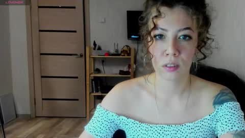 Snapshot of oops_britney chatting on 11, 1, 2026 Britney online show from 11, 1, 2026