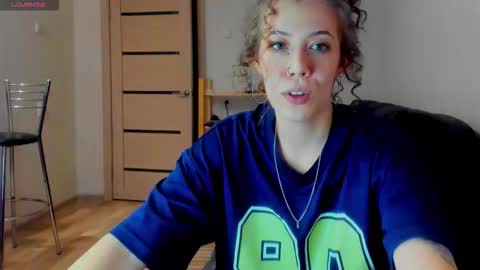 Snapshot of oops_britney chatting on 13, 2, 2026 Britney online show from 13, 2, 2026