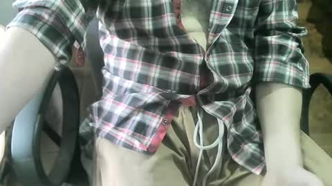 Snapshot of ore_cam chatting on 19, 1, 2025 Ore online show from 19, 1, 2025