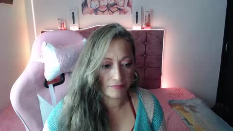 Snapshot of oriana_100 chatting on 4, 12, 2024 oriana_100 online show from 4, 12, 2024