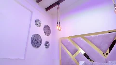 Miss Guzman  online show from 24, 12, 2024