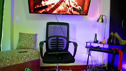 Snapshot of oriana_thomson2 chatting on 13, 1, 2025 Oriana online show from 13, 1, 2025