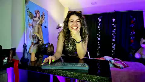 Snapshot of oriana_thomson2 chatting on 10, 2, 2025 Oriana online show from 10, 2, 2025