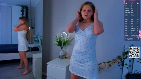Snapshot of orivienne chatting on 8, 5, 2026 Dolores online show from 8, 5, 2026