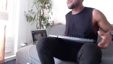 Snapshot of orlando_horny chatting on 26, 9, 2025 orlando_horny online show from 26, 9, 2025