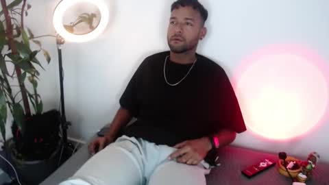 Snapshot of orlando_horny chatting on 14, 10, 2025 orlando_horny online show from 14, 10, 2025