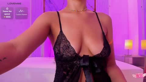 Snapshot of oshun_25 chatting on 24, 12, 2024 Oshun online show from 24, 12, 2024