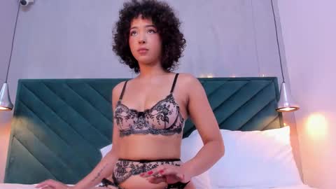 Snapshot of oshun_25 chatting on 12, 2, 2025 Oshun online show from 12, 2, 2025
