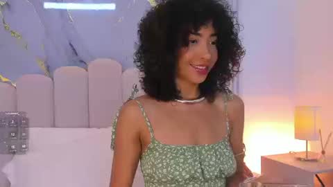 Snapshot of oshun_25 chatting on 12, 9, 2025 Oshun online show from 12, 9, 2025