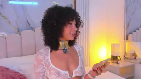 Snapshot of oshun_25 chatting on 9, 10, 2025 Oshun online show from 9, 10, 2025