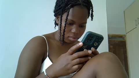 osoprettyebony online show from 25, 11, 2025