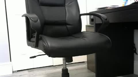 Ossi online show from 2, 12, 2025