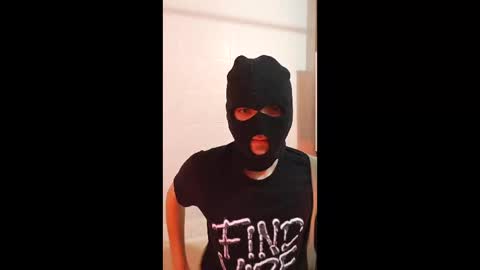 Shy Otter online show from 19, 4, 2026