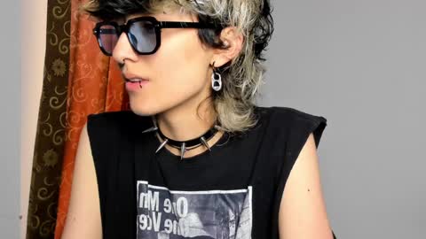 Snapshot of ottoyan_ chatting on 11, 12, 2024 Otto 3 online show from 11, 12, 2024