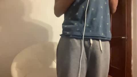 Snapshot of outofhisleague_ chatting on 5, 4, 2026 outofhisleague_ online show from 5, 4, 2026