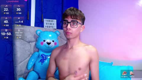 Owen  Independent model  online show from 31, 12, 2024