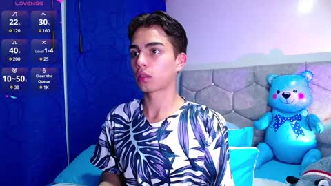 Owen  Independent model  online show from 3, 2, 2025