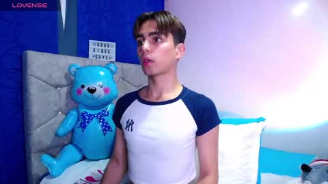 Owen  Independent model  online show from 10, 3, 2025