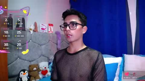 Owen  Independent model  online show from 30, 9, 2025