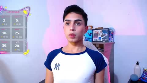 Owen  Independent model  online show from 17, 11, 2025