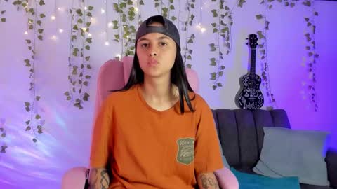 Snapshot of owenfoxx1 chatting on 10, 11, 2025 Owen foxx online show from 10, 11, 2025