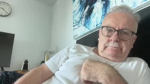 Snapshot of ozhairybearxxxx chatting on 19, 12, 2024 ozhairybearxxxx online show from 19, 12, 2024