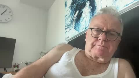 Snapshot of ozhairybearxxxx chatting on 6, 1, 2025 ozhairybearxxxx online show from 6, 1, 2025