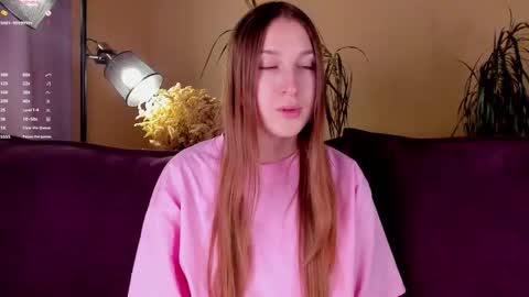 Caroline or just Lina online show from 17, 10, 2025