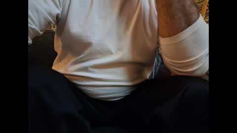 Snapshot of p326032 chatting on 11, 11, 2025 p326032 online show from 11, 11, 2025