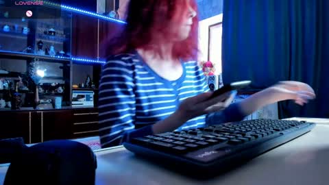 Ella online show from 3, 2, 2025