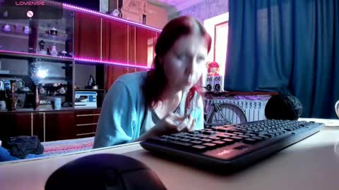 Ella online show from 11, 2, 2025