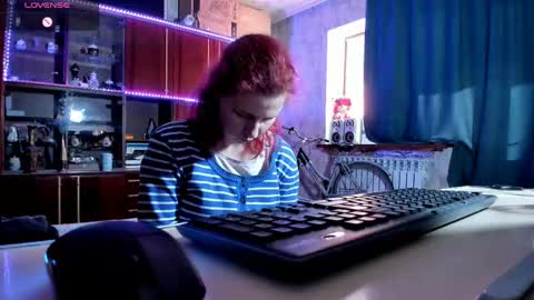 Ella online show from 28, 2, 2025