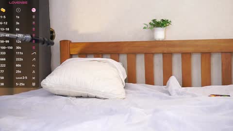 Kimlovense is activeThere are legends that in this room all your wishes can come true  Private is Open online show from 21, 11, 2025