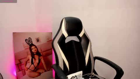 Paige online show from 7, 5, 2026