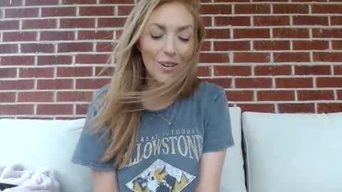 Snapshot of paigewhispers21 chatting on 12, 4, 2026 paigewhispers21 online show from 12, 4, 2026