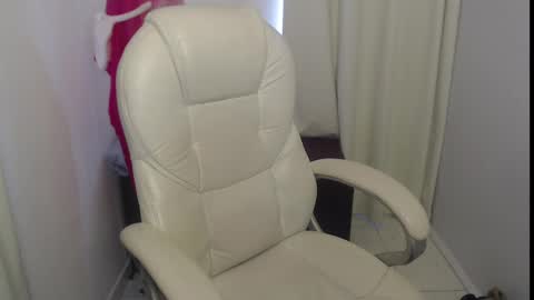 paiperhalliwey online show from 3, 3, 2025