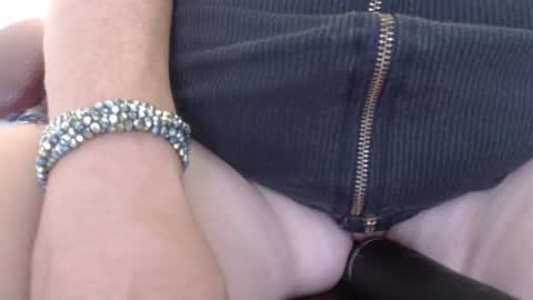 paiperhalliwey online show from 15, 4, 2026