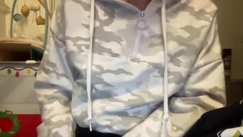 paisleysnowxo online show from 4, 3, 2025