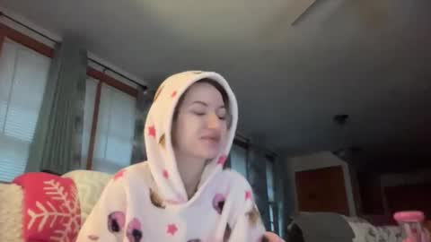 paisleysnowxo online show from 10, 11, 2025